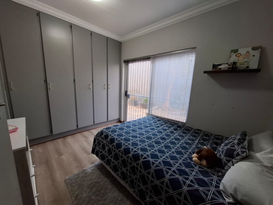 5 Bedroom Property for Sale in Langenhovenpark Free State
